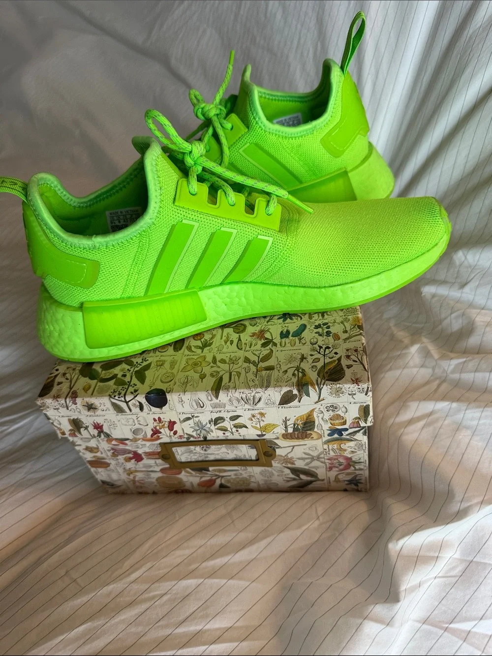 adidas - NMD_R1 Wmns 
